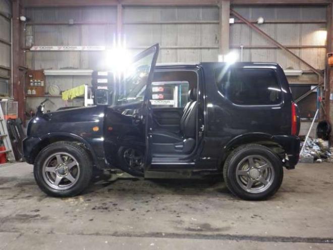 ジムニークロスアドベンチャー XC 4WD　本州仕入・ナビ・TV・B/T・シートヒーター・キーレス・ミラーヒーター・ターボ・ライトレベライザー・ETC・ドアバイザー・電動格納ミラー・16インチ社外AW・フォグランプ 660