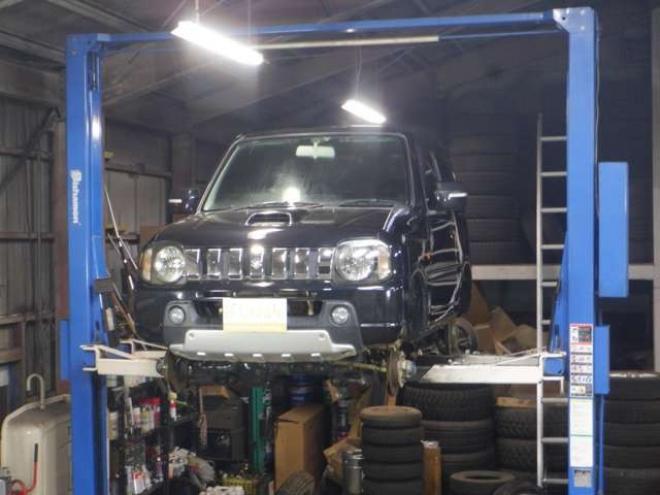 ジムニークロスアドベンチャー XC 4WD　本州仕入・ナビ・TV・B/T・シートヒーター・キーレス・ミラーヒーター・ターボ・ライトレベライザー・ETC・ドアバイザー・電動格納ミラー・16インチ社外AW・フォグランプ 660