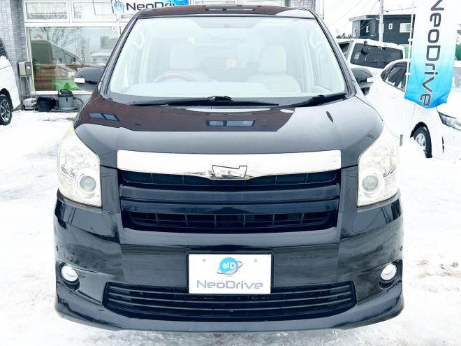 ノア2.0S Gエディション 4WD　ローンが不安な方＜優遇ローン＞両側パワースライドドア　純正ナビ　ワンセグ　バックカメラ 4WD