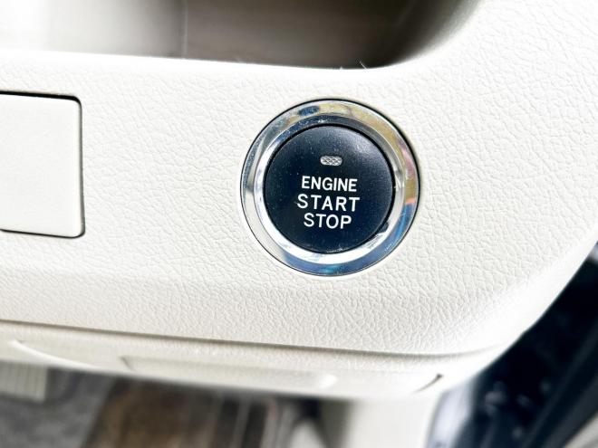 ノア2.0S Gエディション 4WD　ローンが不安な方＜優遇ローン＞両側パワースライドドア　純正ナビ　ワンセグ　バックカメラ 4WD