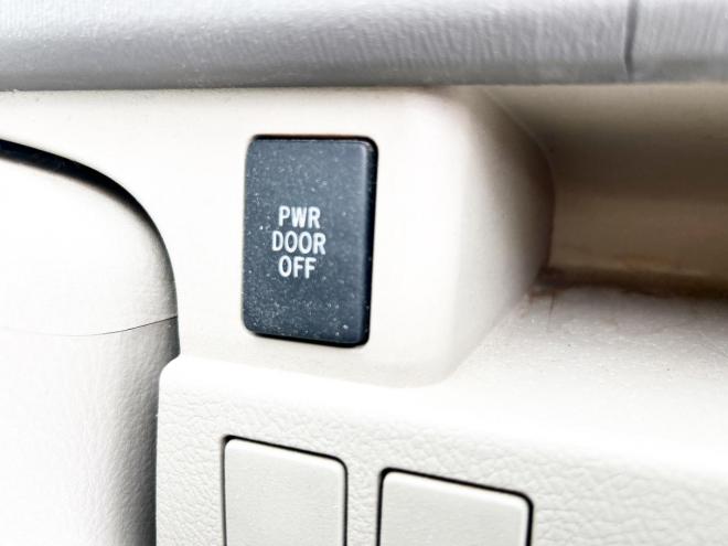 ノア2.0S Gエディション 4WD　ローンが不安な方＜優遇ローン＞両側パワースライドドア　純正ナビ　ワンセグ　バックカメラ 4WD