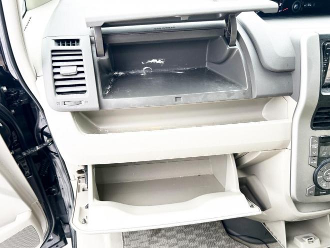 ノア2.0S Gエディション 4WD　ローンが不安な方＜優遇ローン＞両側パワースライドドア　純正ナビ　ワンセグ　バックカメラ 4WD