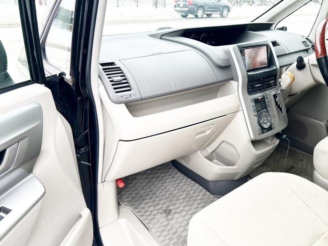 ノア2.0S Gエディション 4WD　ローンが不安な方＜優遇ローン＞両側パワースライドドア　純正ナビ　ワンセグ　バックカメラ 4WD