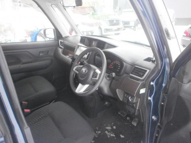 ルーミーG　４WD　ナビ　TV 1000 5Dr