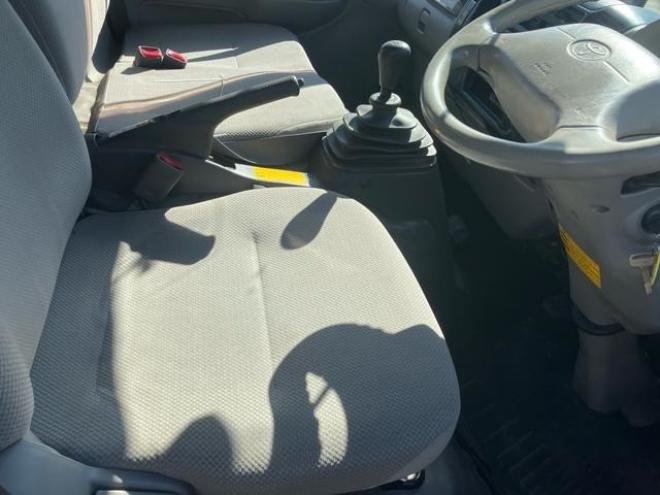 トヨエース4.0 フルジャストロー ディーゼルターボ 4WD　リヤカメラ　パネルバン　テレビ 4000