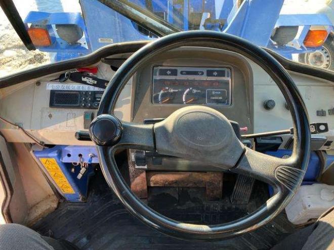 ホイールローダ日立建機株式会社　4WD 1500