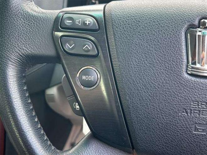 クラウンロイヤル 2.5 ロイヤルサルーン i-Four 4WD　ドライブレコーダー　クリアランスソナー　オートクルーズコントロール　バックカメラ　ナビ　TV　アルミホイール　オートライト　HID　スマートキー　盗難防止システム DVD再生 2500