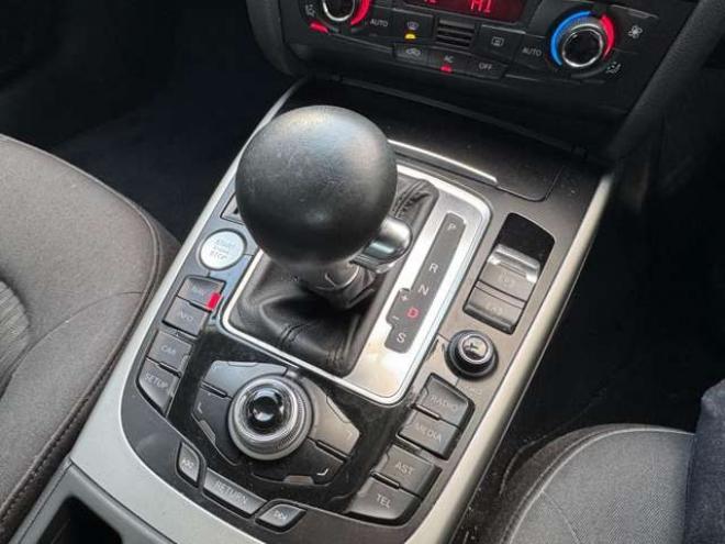 アウディA4 2.0 TFSI クワトロ 4WD　ワンオーナー車　ナビ　TV 正規輸入車 2000