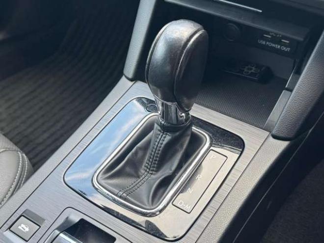 レガシィB4 2.5 リミテッド 4WD　ナビ　TV　Bカメラ　Bluetooth 2500