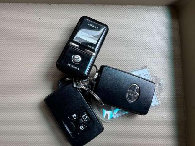 ヴェルファイア2.4 X 4WD　夏冬タイヤ　ナビ　TV　Bカメラ　Bluetooth　Pスライド　Egスターター 2400