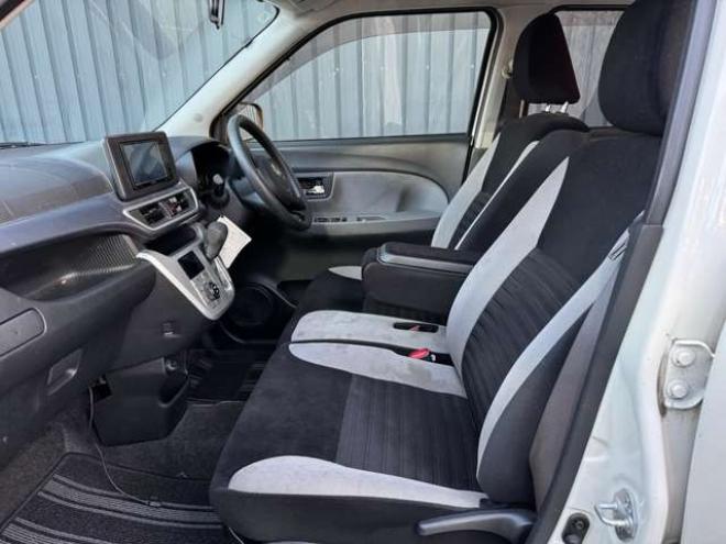 ピクシスジョイC 660 X 4WD　ナビ　TV　Bカメラ　Bluetooth　1年保証　12ヵ月点検済　下廻り防錆塗装済 660