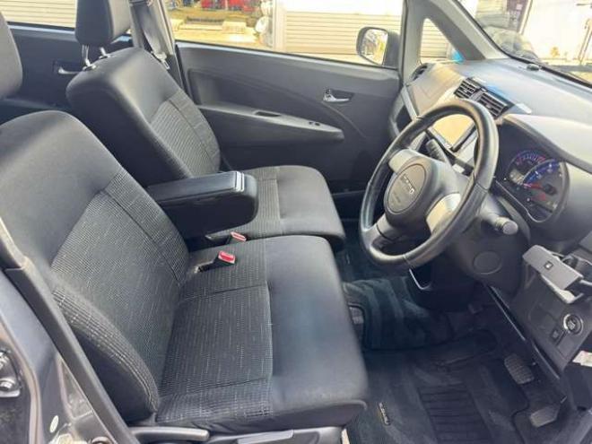 ステラカスタムRS 4WD　ナビ　TV　Bluetooth　HID 660