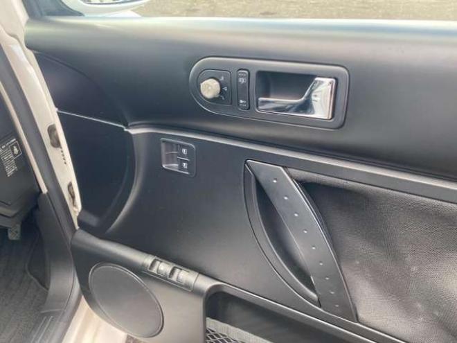 ニュービートルニュービートル　 正規輸入車 2WD 2000