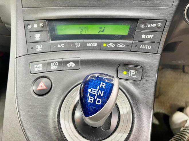 プリウス1.8S 5年保証 スマキー ナビ Bカメ 前後ドラレコ ETC 寒冷地仕様 禁煙 車検整備2年付