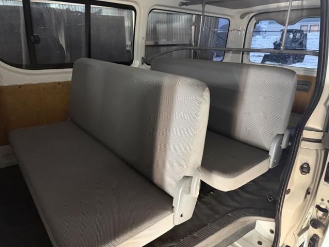 ハイエースバン5型フェイスDX ディーゼルターボ 本終車寒冷地仕様済 9人乗 ナビTVバックカメラ リアヒータークーラー 禁煙車 車検満タン 即乗OK!  4WD 3000 4Dr