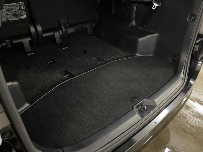 ヴォクシー本州仕入　禁煙車　両側パワースライドドア　純正１６インチＡＷ　社外１５ＡＷ＋スタッドレスタイヤ付　純正ナビ　フルセグ地デジ　ＤＶＤ再生　Ｂｌｕｅｔｏｏｔｈオーディオ　バックカメラ　エンジンスターター 4WD 2000 5Dr