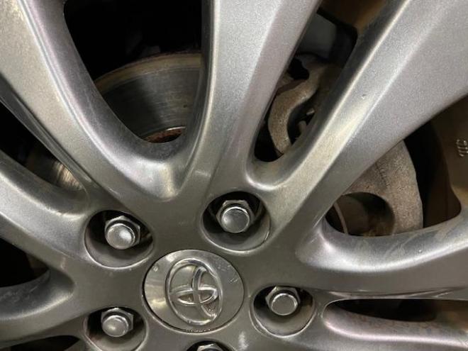 ヴォクシー本州仕入　禁煙車　両側パワースライドドア　純正１６インチＡＷ　社外１５ＡＷ＋スタッドレスタイヤ付　純正ナビ　フルセグ地デジ　ＤＶＤ再生　Ｂｌｕｅｔｏｏｔｈオーディオ　バックカメラ　エンジンスターター 4WD 2000 5Dr