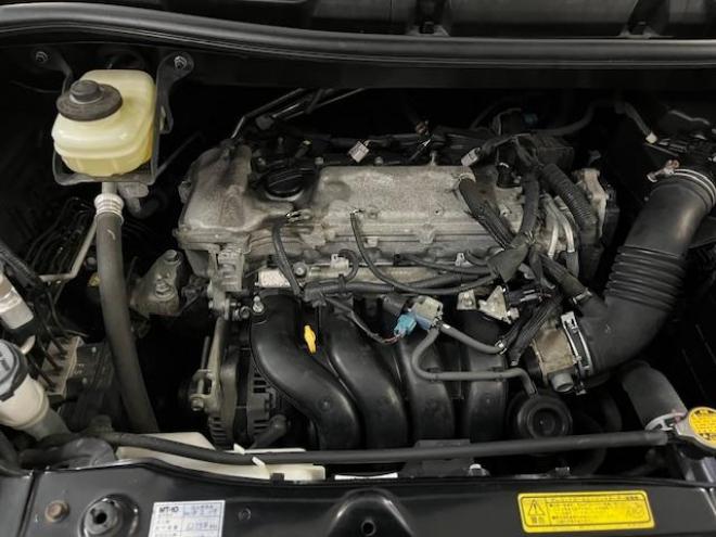 ヴォクシー本州仕入　禁煙車　両側パワースライドドア　純正１６インチＡＷ　社外１５ＡＷ＋スタッドレスタイヤ付　純正ナビ　フルセグ地デジ　ＤＶＤ再生　Ｂｌｕｅｔｏｏｔｈオーディオ　バックカメラ　エンジンスターター 4WD 2000 5Dr