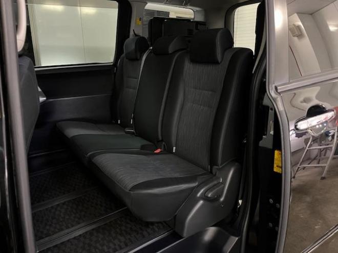 ヴォクシー本州仕入　禁煙車　両側パワースライドドア　純正１６インチＡＷ　社外１５ＡＷ＋スタッドレスタイヤ付　純正ナビ　フルセグ地デジ　ＤＶＤ再生　Ｂｌｕｅｔｏｏｔｈオーディオ　バックカメラ　エンジンスターター 4WD 2000 5Dr