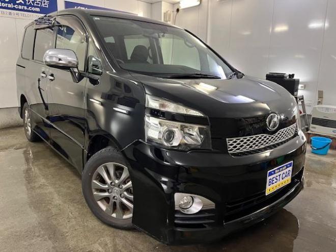 ヴォクシー本州仕入　禁煙車　両側パワースライドドア　純正１６インチＡＷ　社外１５ＡＷ＋スタッドレスタイヤ付　純正ナビ　フルセグ地デジ　ＤＶＤ再生　Ｂｌｕｅｔｏｏｔｈオーディオ　バックカメラ　エンジンスターター 4WD 2000 5Dr