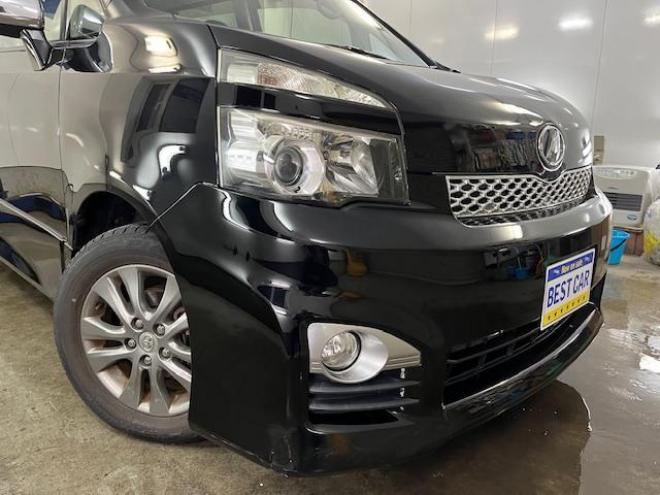 ヴォクシー本州仕入　禁煙車　両側パワースライドドア　純正１６インチＡＷ　社外１５ＡＷ＋スタッドレスタイヤ付　純正ナビ　フルセグ地デジ　ＤＶＤ再生　Ｂｌｕｅｔｏｏｔｈオーディオ　バックカメラ　エンジンスターター 4WD 2000 5Dr