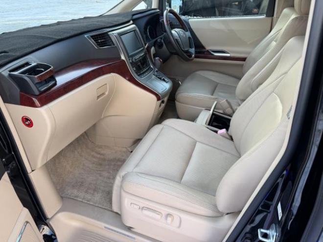 ヴェルファイアロイヤルラウンジ希少最上級グレード車 本州車寒冷地仕様済 ナビTVバックカメラ ツインムーンルーフ 本革シート 4人乗 フリップダウンモニター 32インチリアモニター リアマッサージ機シート ワンオーナー 美車 車検新規2年付 即乗りOK！ 4WD 3500 5Dr