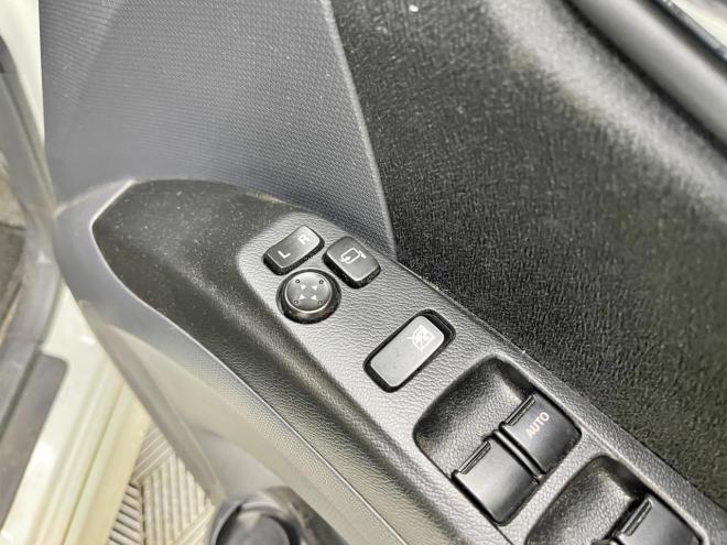 ソリオ1.2ブラック&ホワイトⅡ 4WD 5年保証 スマキー パワスラ ナビTV 寒冷地仕様 禁煙 車検整備2年付 修復歴無