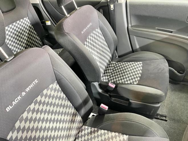 ソリオ1.2ブラック&ホワイトⅡ 4WD 5年保証 スマキー パワスラ ナビTV 寒冷地仕様 禁煙 車検整備2年付 修復歴無