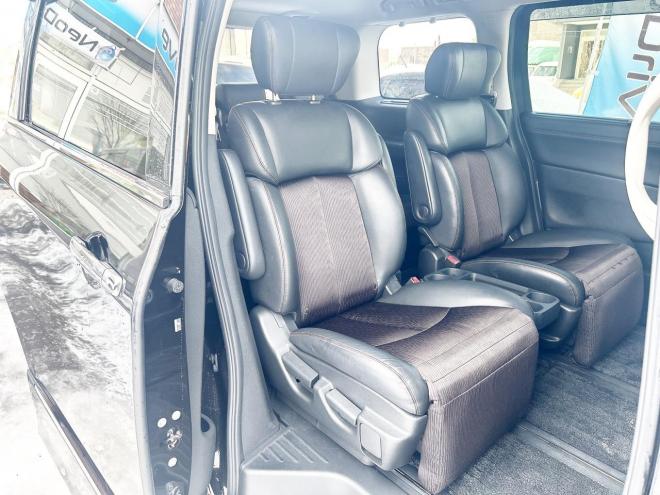 エルグランド2.5 250ハイウェイスター 4WD　 ローンが不安な方＜優遇ローン＞本州仕入　寒冷地仕様　パワースライドドア　純正ナビ 4WD