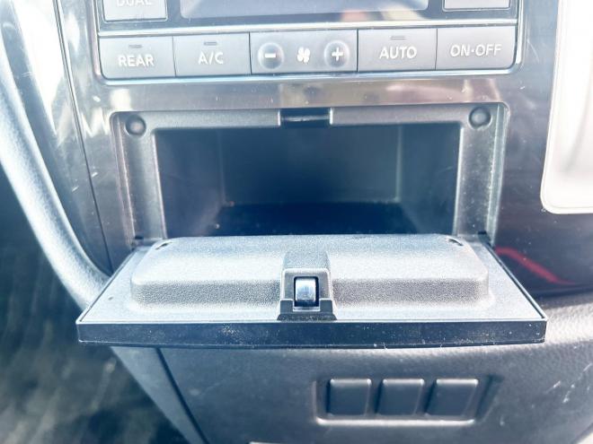 エルグランド2.5 250ハイウェイスター 4WD　 ローンが不安な方＜優遇ローン＞本州仕入　寒冷地仕様　パワースライドドア　純正ナビ 4WD