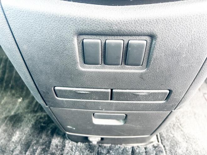 エルグランド2.5 250ハイウェイスター 4WD　 ローンが不安な方＜優遇ローン＞本州仕入　寒冷地仕様　パワースライドドア　純正ナビ 4WD