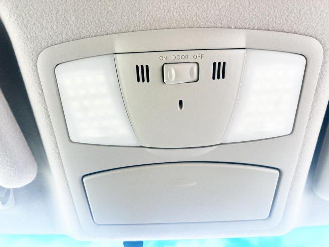 エルグランド2.5 250ハイウェイスター 4WD　 ローンが不安な方＜優遇ローン＞本州仕入　寒冷地仕様　パワースライドドア　純正ナビ 4WD