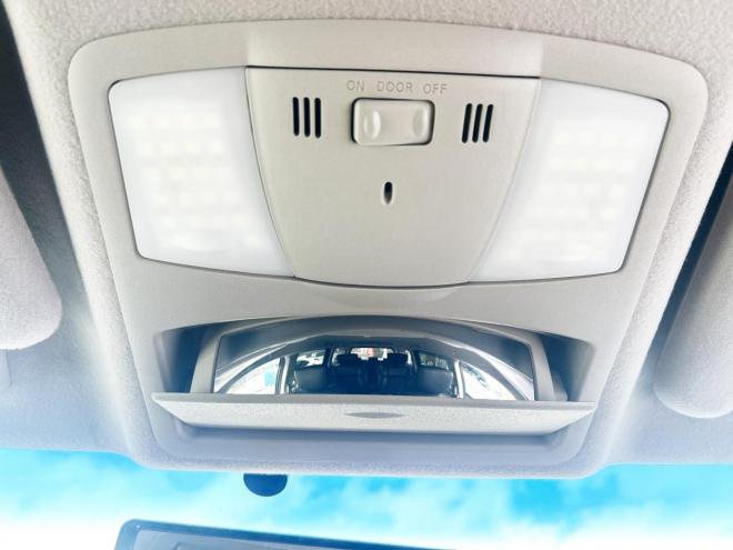 エルグランド2.5 250ハイウェイスター 4WD　 ローンが不安な方＜優遇ローン＞本州仕入　寒冷地仕様　パワースライドドア　純正ナビ 4WD