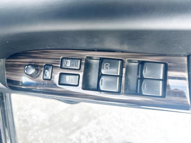 エルグランド2.5 250ハイウェイスター 4WD　 ローンが不安な方＜優遇ローン＞本州仕入　寒冷地仕様　パワースライドドア　純正ナビ 4WD