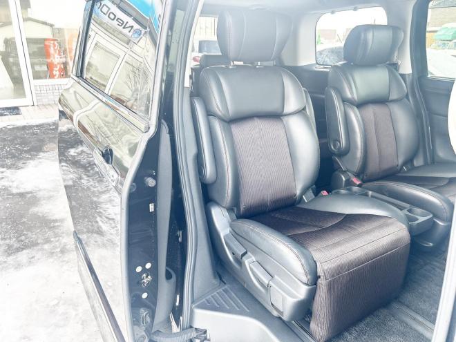 エルグランド2.5 250ハイウェイスター 4WD　 ローンが不安な方＜優遇ローン＞本州仕入　寒冷地仕様　パワースライドドア　純正ナビ 4WD