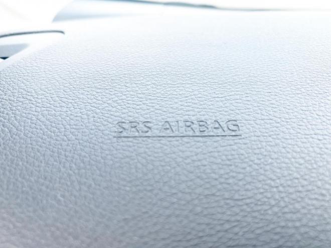 エルグランド2.5 250ハイウェイスター 4WD　 ローンが不安な方＜優遇ローン＞本州仕入　寒冷地仕様　パワースライドドア　純正ナビ 4WD