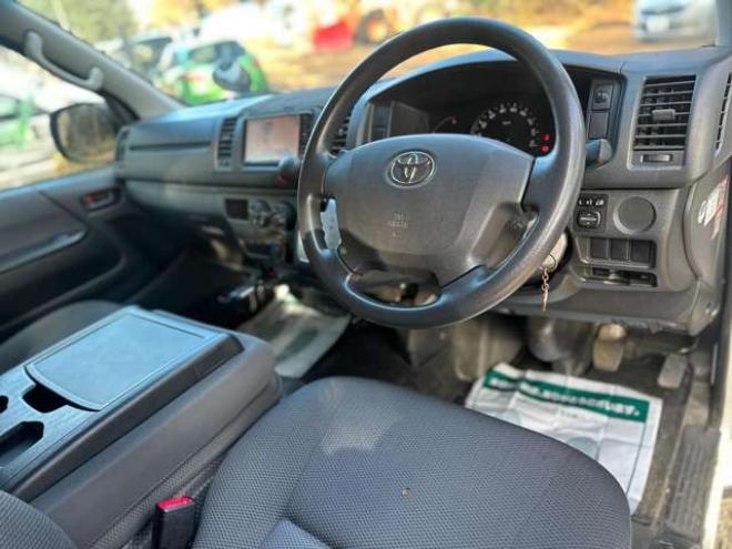 ハイエースバン3.0 DX ロング ハイルーフ GLパッケージ ディーゼルターボ 4WD　純正ナビTV　バックカメラ　寒冷地仕様　キーレス　ETC　ワンオーナー　パワーウィンドウ　パワステ　両側スライドドア 3000