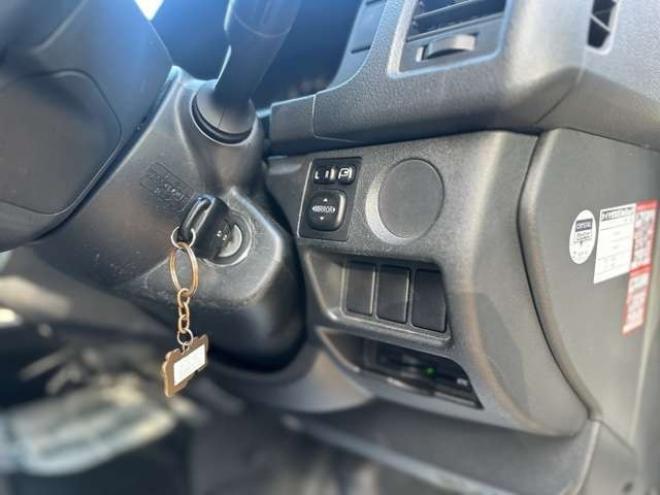 ハイエースバン3.0 DX ロング ハイルーフ GLパッケージ ディーゼルターボ 4WD　純正ナビTV　バックカメラ　寒冷地仕様　キーレス　ETC　ワンオーナー　パワーウィンドウ　パワステ　両側スライドドア 3000