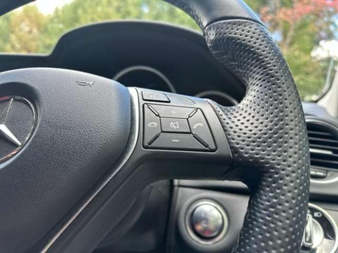 ベンツCクラス C180 アバンギャルド　クルーズコントロール　ABS　ナビTV　バックカメラ　ETC　革シート　キーレス　パワステ　パワーウィンドウ　電動シート　横滑り防止装置　盗難防止装置 正規輸入車 2WD 1800