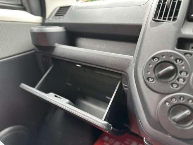 タウンエースバン1.5 GL 4WD　アルトピアーノ　ベージュツートン全塗装済　ベッドキット　セカンドバッテリー　ETC　フルセグTVナビ　バックカメラ　アイドリングストップ　ABS　レーンキープアシスト　盗難防止装置　パワステ　パワーウィンドウ 1500