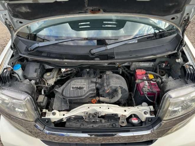 N-BOXカスタムG Lパッケージ 4WD　社外ナビ　左側電動スライドドア　バックカメラ　純正アルミホイール　キーレスエントリー　ABS　パワーウィンドウ　パワステ　盗難防止装置 660