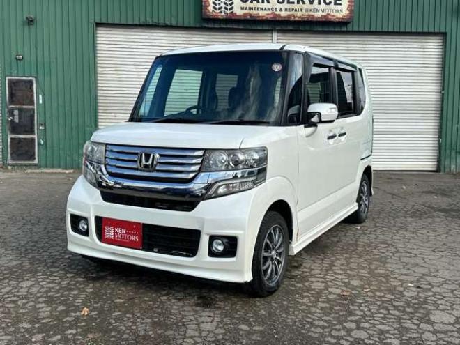 N-BOXカスタムG Lパッケージ 4WD　社外ナビ　左側電動スライドドア　バックカメラ　純正アルミホイール　キーレスエントリー　ABS　パワーウィンドウ　パワステ　盗難防止装置 660