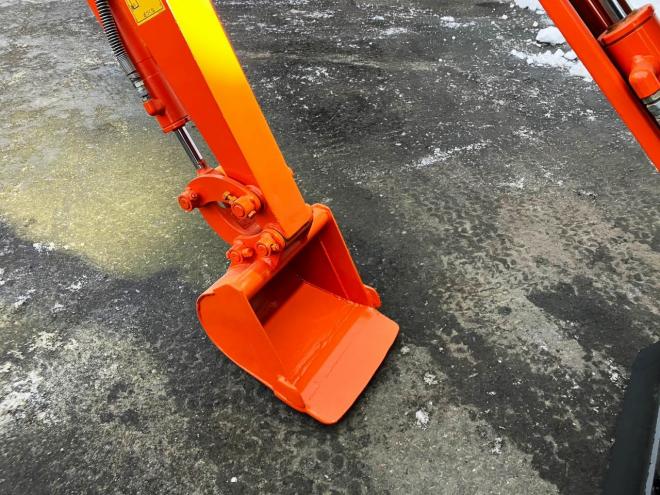 バックホー日立　中古　ミニユンボ　ZX8U-2　建機