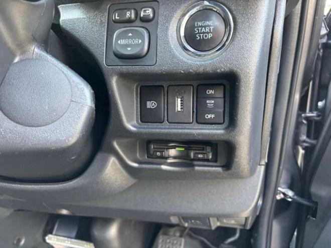 ハイエースバン2.8 スーパーGL ダークプライムII ロングボディ ディーゼルターボ 4WD　グレーメタリック　415COBRAクリーンルック3フロントスポイラー　ステージ2ルーフスポイラー　バッドフェイスBY2ボンネット　バッドラッカー17インチAW　ヨコハマPARADA17インチホワイトレター 2800