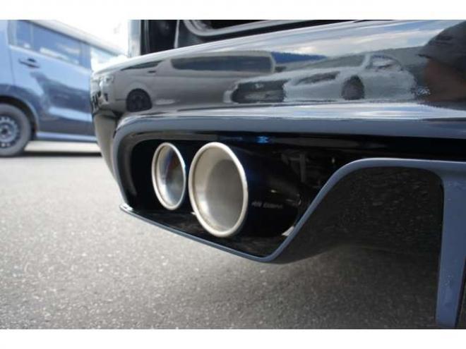 レジアスエース2.8 スーパーGL ダークプライム ロングボディ ディーゼルターボ 4WD　415COBRAコンプリート車両　ファントムヘッドライトシステム&ファントムゴールド18インチホイール&フェイスリフトキット&フルエアロ&フローティングリップ&ローフォルムフェンダー　玄武2インチダウンブロック 2800