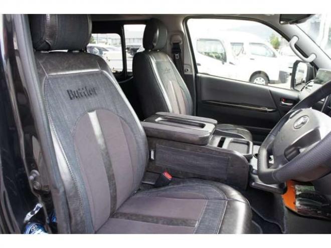 レジアスエース2.8 スーパーGL ダークプライム ロングボディ ディーゼルターボ 4WD　415COBRAコンプリート車両　ファントムヘッドライトシステム&ファントムゴールド18インチホイール&フェイスリフトキット&フルエアロ&フローティングリップ&ローフォルムフェンダー　玄武2インチダウンブロック 2800