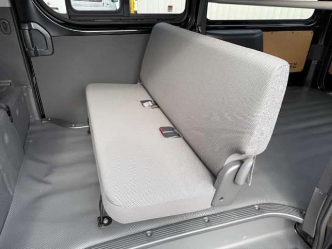 ハイエースバン2.8 DX ロング ディーゼルターボ 4WD　登録未使用車　寒冷地仕様　パノラミックビューモニター　デジタインナーミラー　LEDヘッドランプ　電動格納ミラーヒータ付　リアAC　リアヒーター　スライドドアイージークローザー　バックドアイージークローザー 登録済未使用車 2800