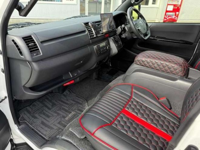 ハイエースバン2.8ダークプライムIIマルチロールトランスポータータイプIロングディーゼルターボ4WD　寒冷地仕様　ワンオーナー　ESSEX　ENCM17インチアルミ　ヨコハマパラダ　ESSEXフロントリップスポイラー　ローフォルムフェンダー　ローダウン　パワースライドドア　LEDテールランプ 2800