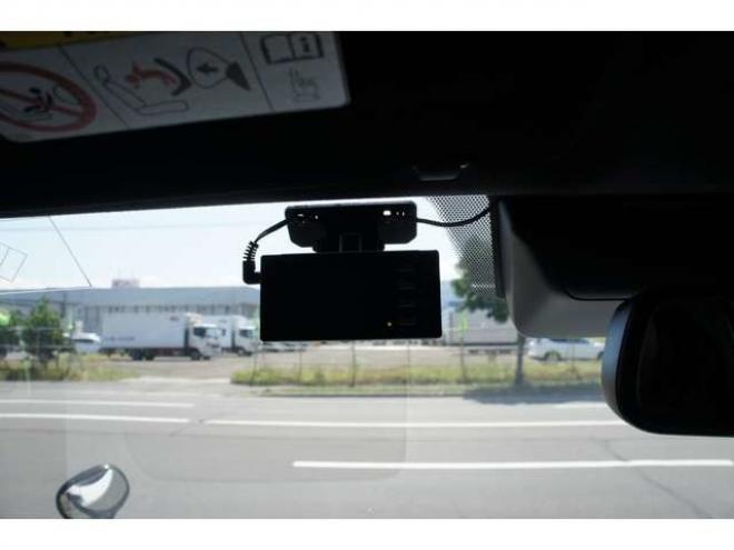 レジアスエース2.8 スーパーGL ダークプライムII ロングボディ ディーゼルターボ 4WD　バン　TRDバンパー&アルパインBIG-X11型　リアヒーター&クーラー　プッシュスタート　スマートキー　　両側スライドドア　ドラレコ　ETC　車線逸脱防止　横滑り防止装置　電動格納ミラー　ベッドキッド 2800