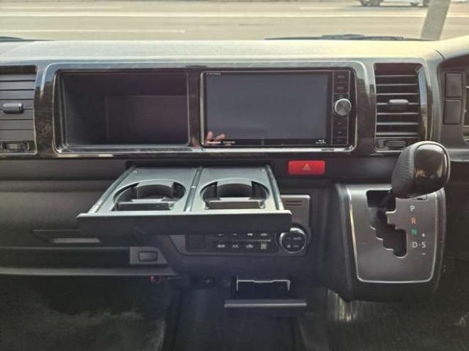 ハイエースバン2.7 スーパーGL ダークプライム ワイド ミドルルーフ ロングボディ 4WD　4WD　寒冷地仕様　両側パワスラ　スマキー　プッシュスタート　リアヒーター&クーラー　アルパインインナーミラー&フリップダウンモニター　社外メモリナビ　フルセグTV　ETC　ベッドキッド　Bカメラ 2700